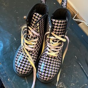 BRAND NEW Dr. Martens vegan 1460Y boots, Women’s Sz 7